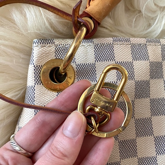 Louis Vuitton Damier Azur Artsy MM Hobo Bag - Picture 11 of 15